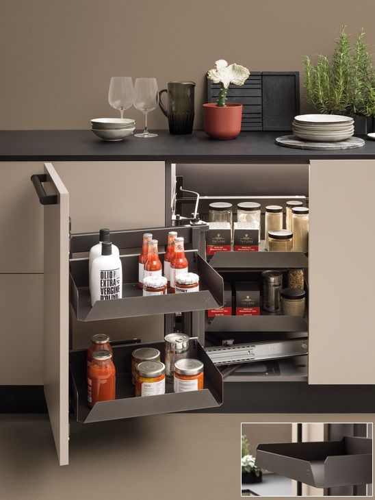 <p>Висувний кут Fold Corner 450 мм, 4 полиці, колір антацит,правий Hafele Utensio</p>
