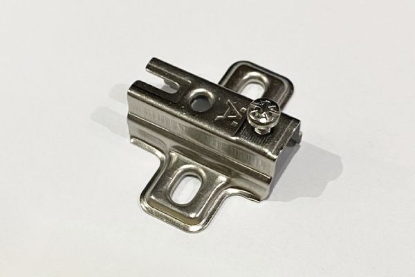 Монтажна планка, висота 4 мм під єврошуруп, монтаж A, Metalla S , 311.98.784 <p>Монтажна планка, висота 4 мм під єврошуруп, монтаж A, Metalla S</p>