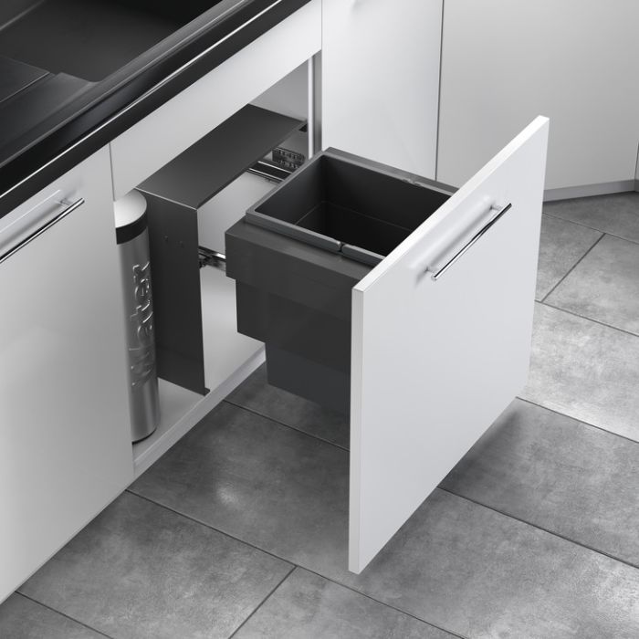 Сміттєвий контейнер, Hailo Cargo Aqua, для кріплення гвинтами до підлоги та бічної стінки, для ширини шафи: 600 мм, місткість: 1 x 28 л, розміри (Ш x Г x В): 352 x 400 x 411 мм, модель: 3608611
 , 502.61.583, 502.61.583