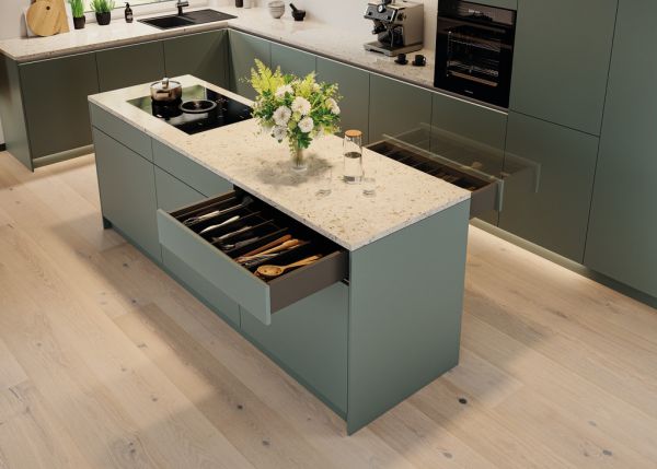 <p>Сист.вис.ящ.Riverso 46кг оцинк.760-900мм</p>