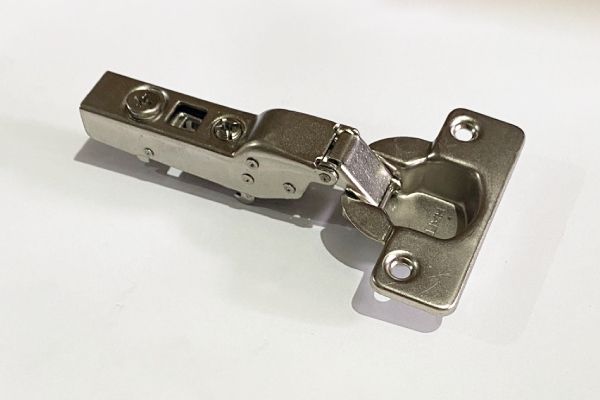 Петля METALLA 300, Півнакладна, без доводчика, Clip-On SM, 48/6, 315.00.746 Петля METALLA 300, Півнакладна, без доводчика, Clip-On SM, 48/6