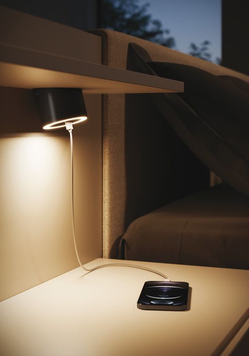 Накладний світильник для торцевого монтажу, LED 1167 24 В 2-контактний (монохромний), круглий, 5 Вт, з регульованою яскравістю, теплий білий-холодний білий 2700-4000 K, чорний, ефект Soft-Touch, із зарядною станцією USB, 833.32.043, 833.32.043