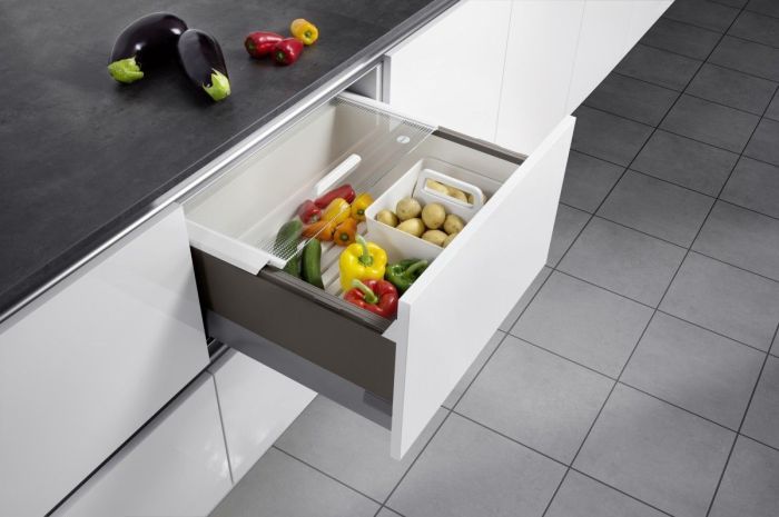 Ящик для їжі, Hailo Pantry Box| з одним ящиком, деревяною решіткою для хлібобулочних виробів і пластиковою решіткою для овочів, модель 39060-60, розм. 562–568 x 491 x 232 мм (ШxГxВ), (556.44.786)  3926300090, 556.44.786